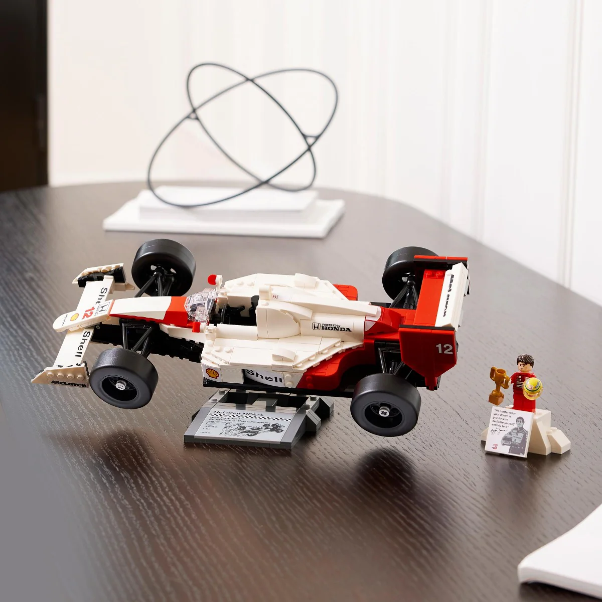 LEGO 10330 Icons McLaren MP4/4 & Ayrton Senna Car Set for Adults - Image 4