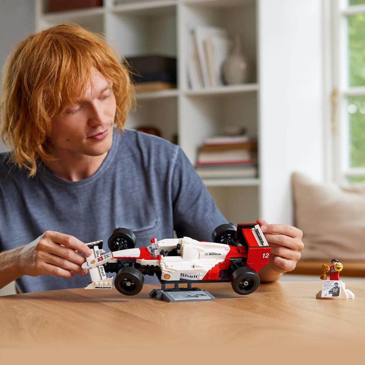 LEGO 10330 Icons McLaren MP4/4 & Ayrton Senna Car Set for Adults - Image 7