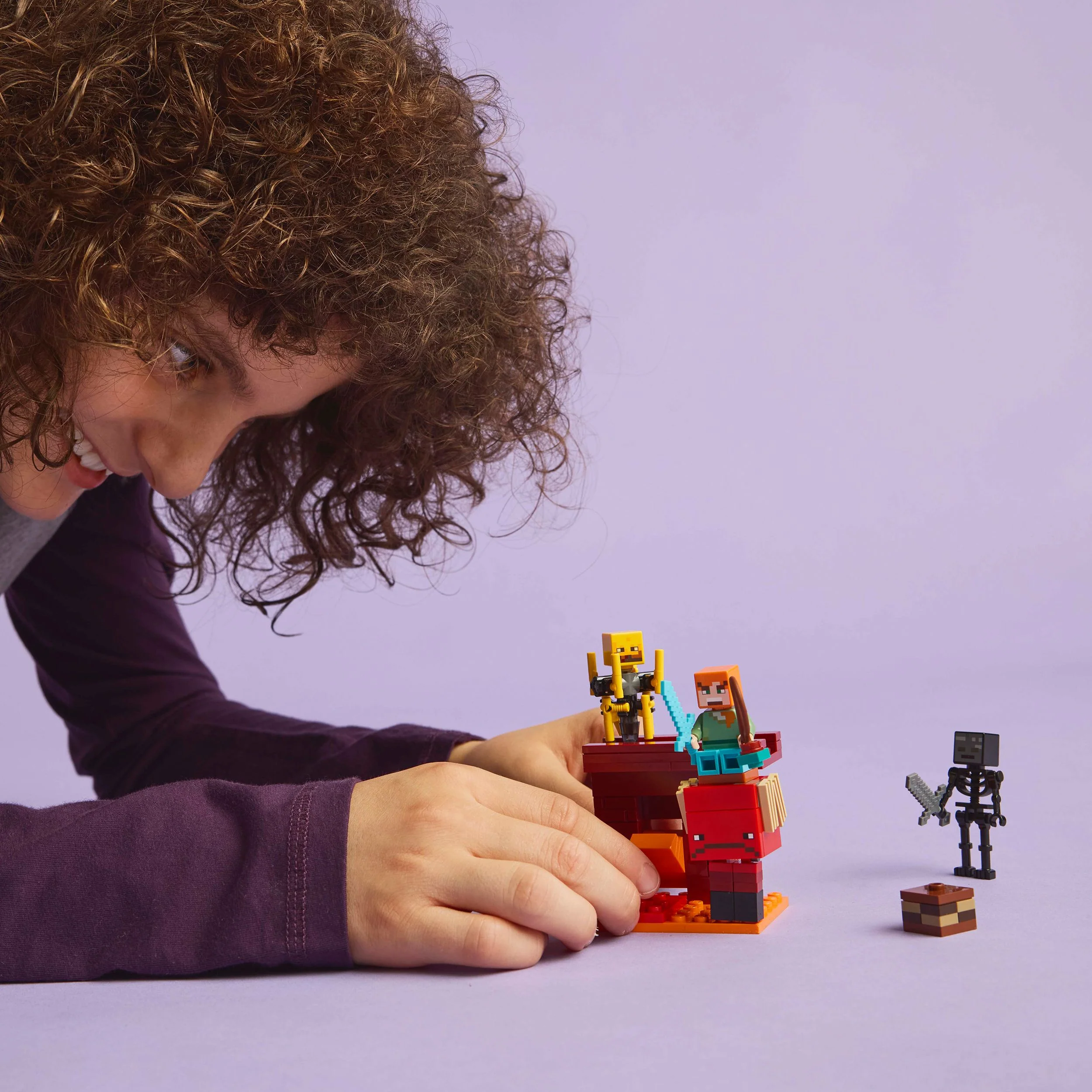 LEGO 21266 Minecraft The Nether Lava Battle - Image 7